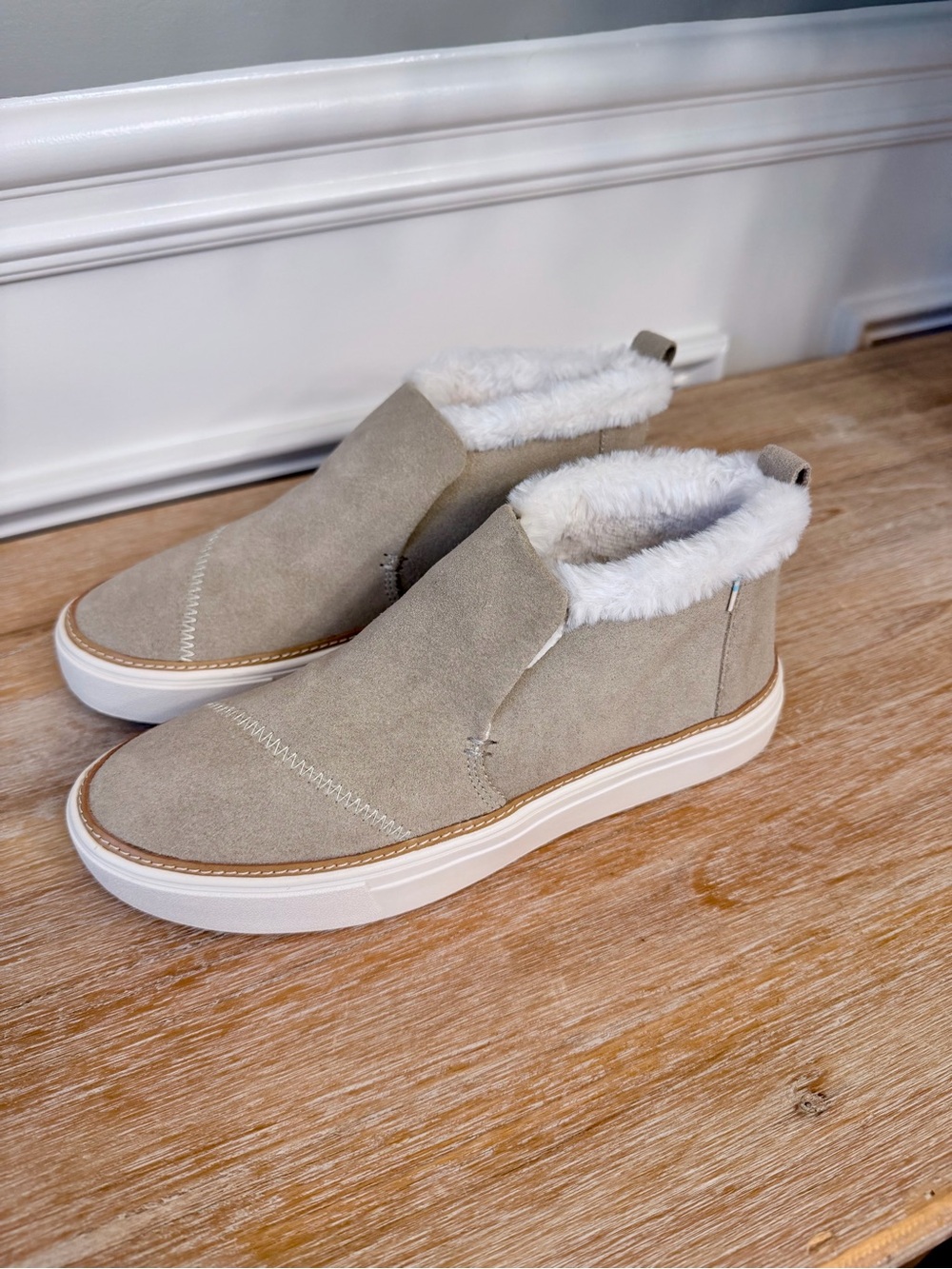 Tom's Slip-On Suede Winter Sneakers with Faux Fur Lining - Beige